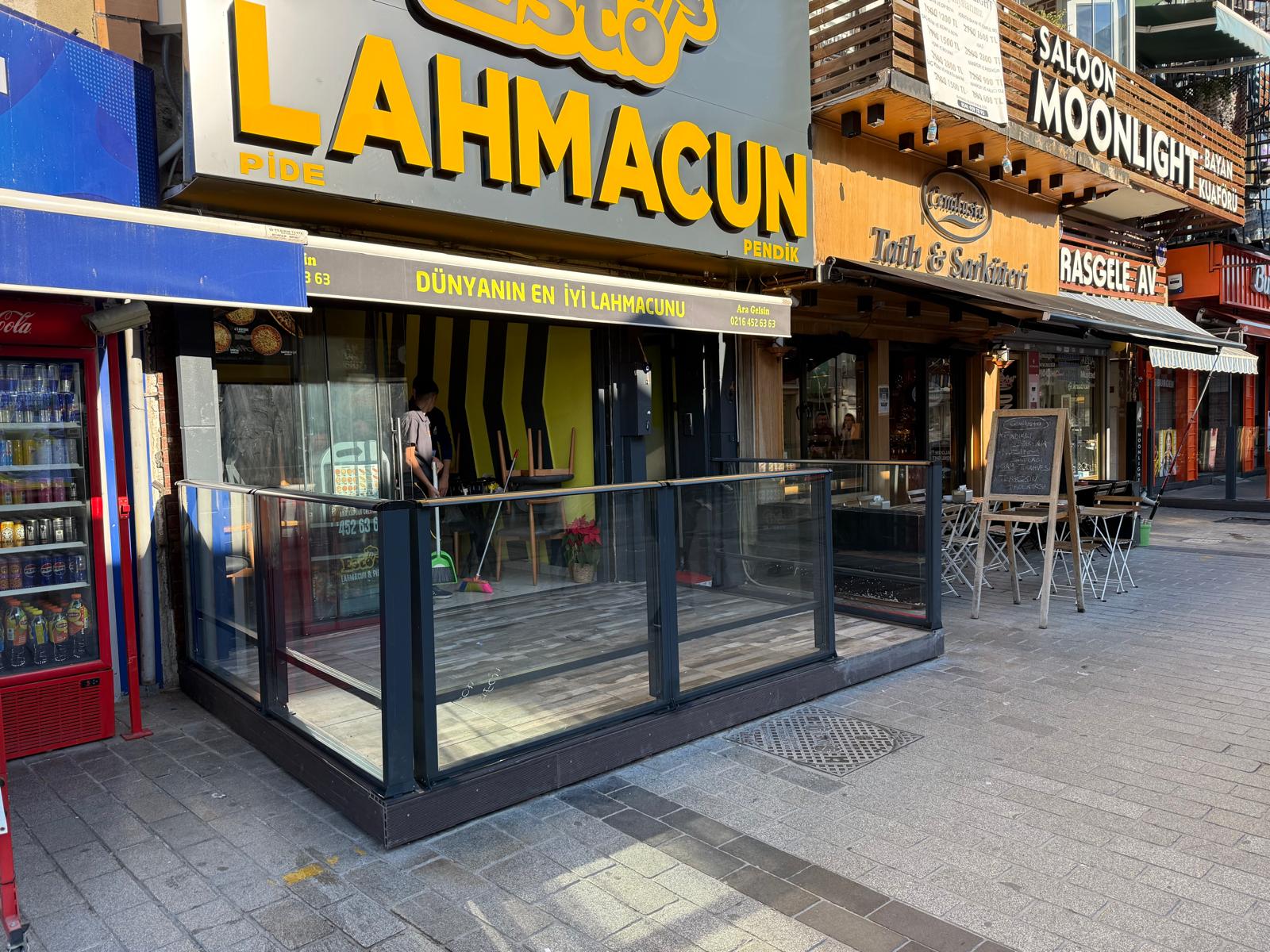 Ανεμοφράκτης με αυτόματο πιστόνι